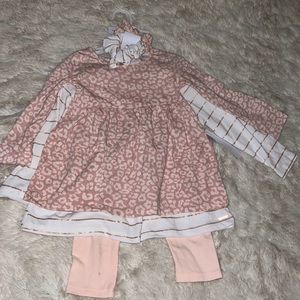 2 outfits with matching hair ties